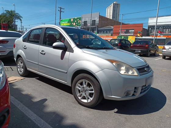 FORD FIESTA 1.6 MPI SEDAN 8V FLEX 4P MANUAL FORD FIESTA 1.6 MPI SEDAN 8V FLEX 4P MANUAL
